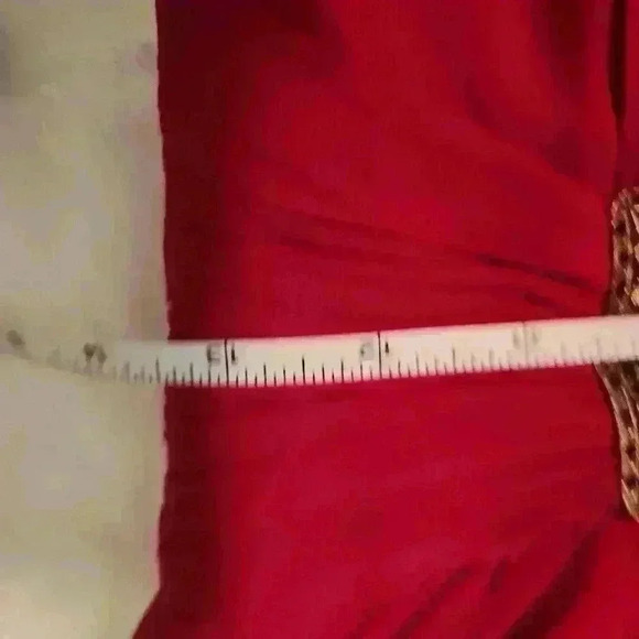 NWOT MAGGIE LONDON Silk Scarlet Red Formal Dress Knee Length Romantic Neckline - Picture 9 of 9